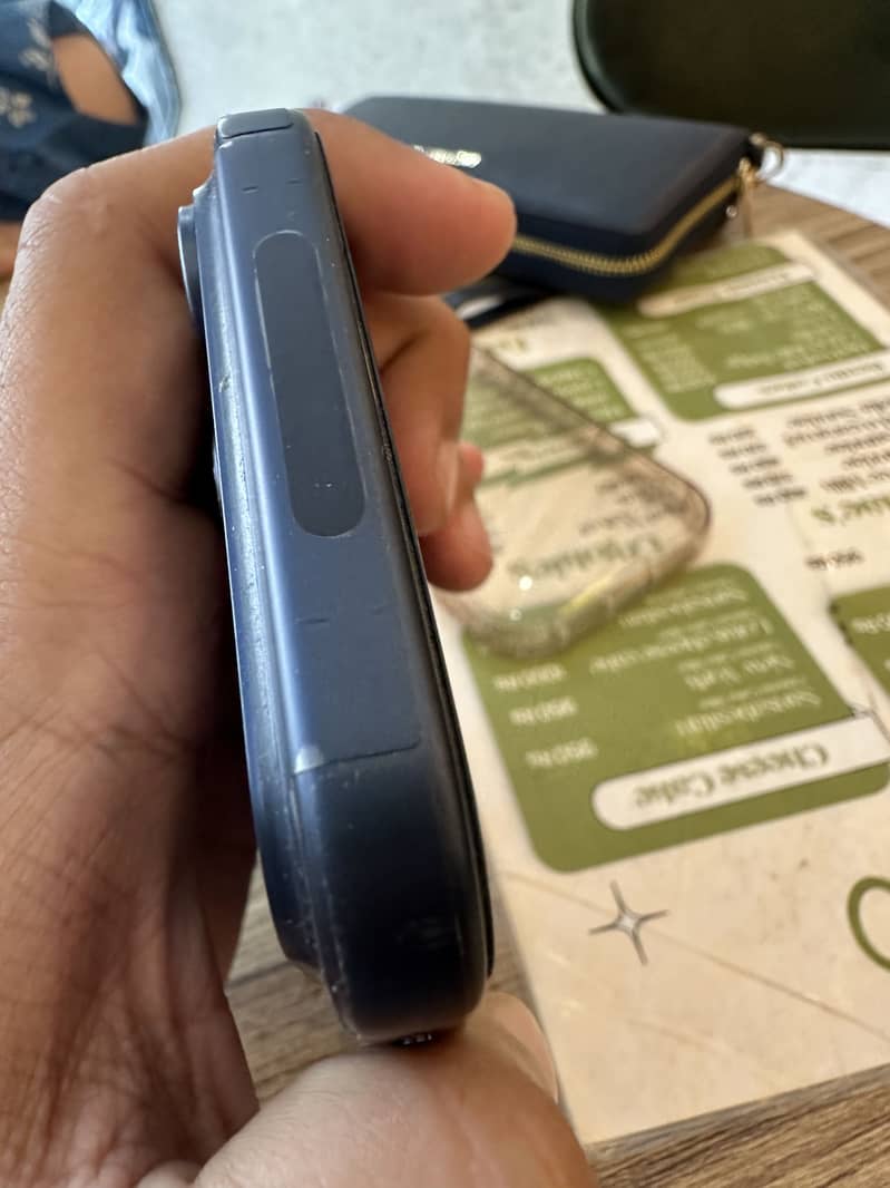 Iphone 17 pro max 4