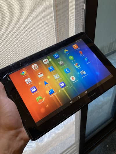 Android tablet for sale old version but working condition