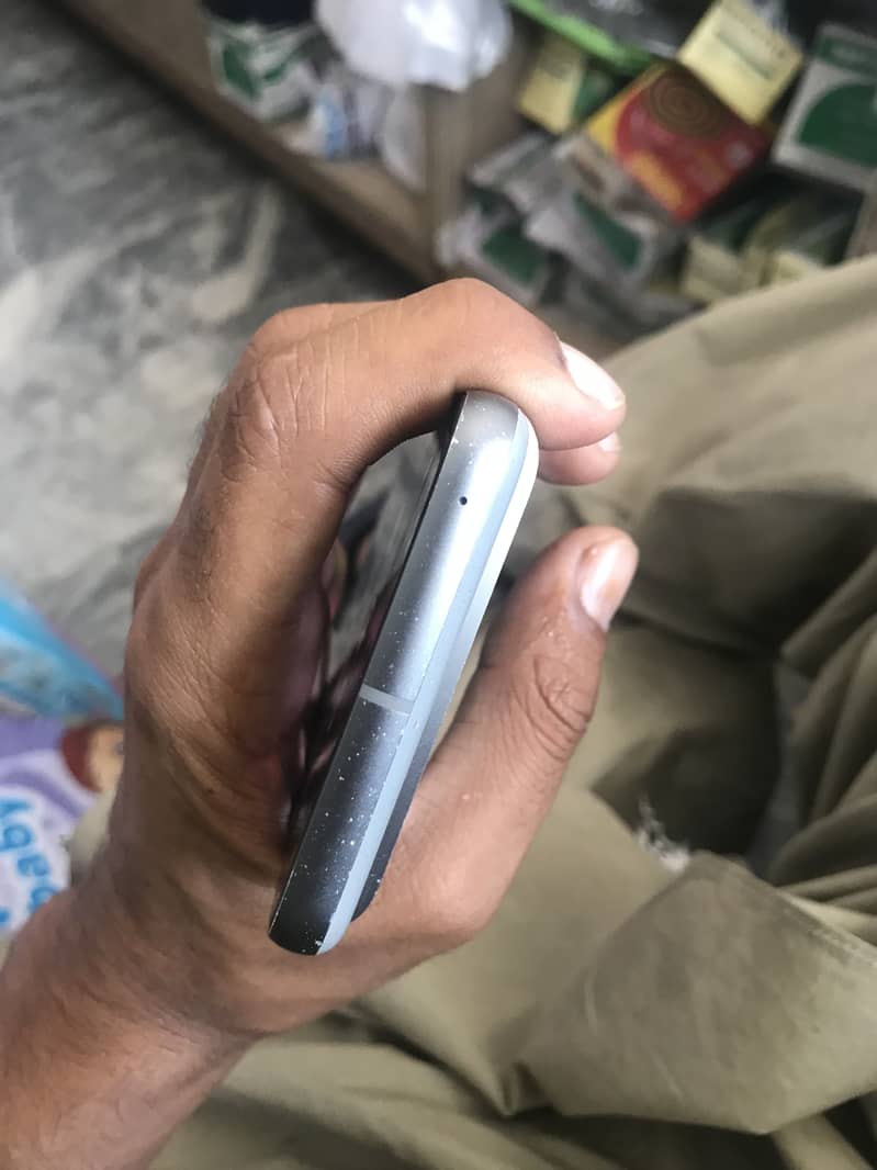 Google pixel 8 5