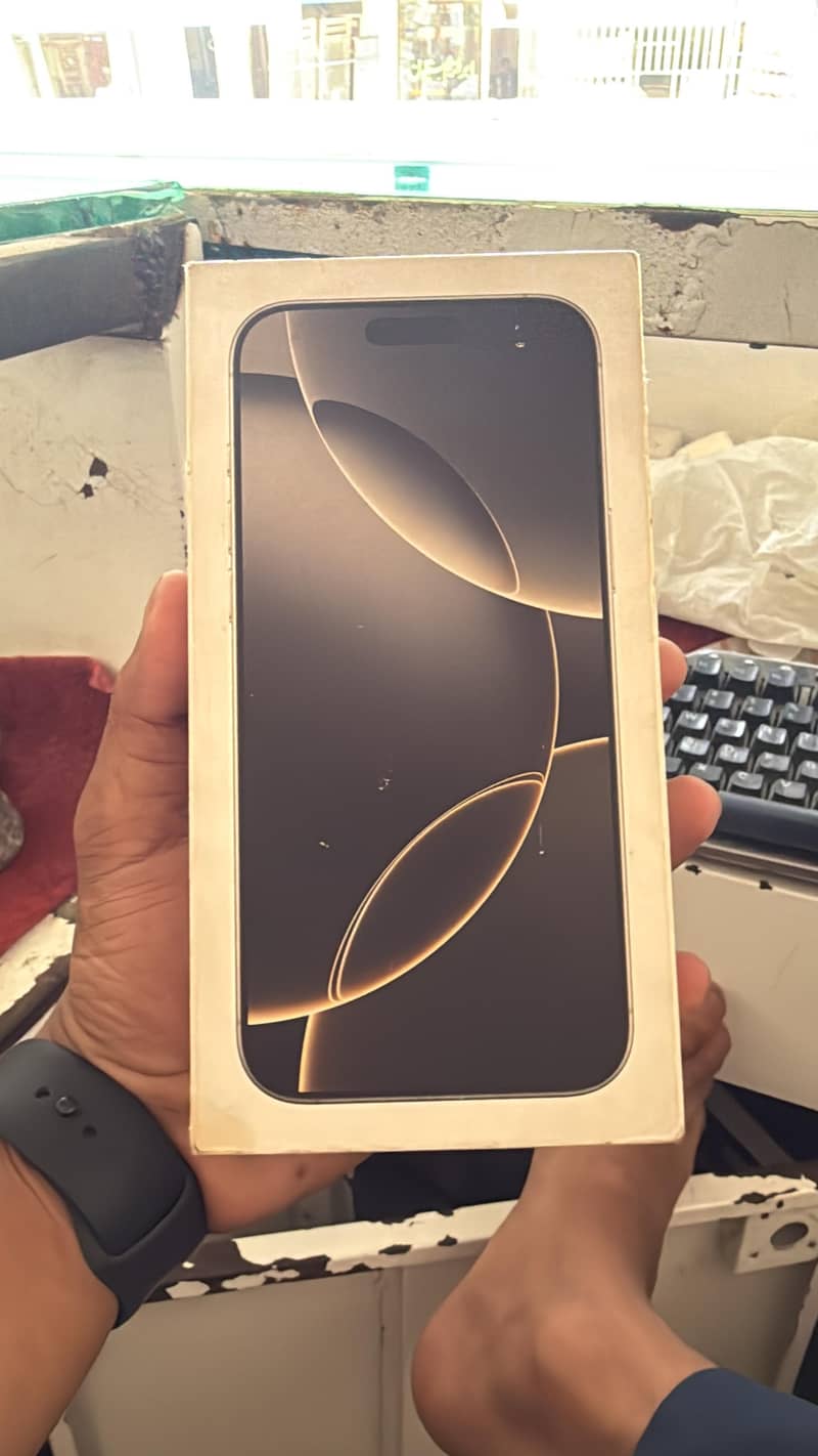 Iphone 16 pro max 6