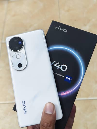 Vivo V40