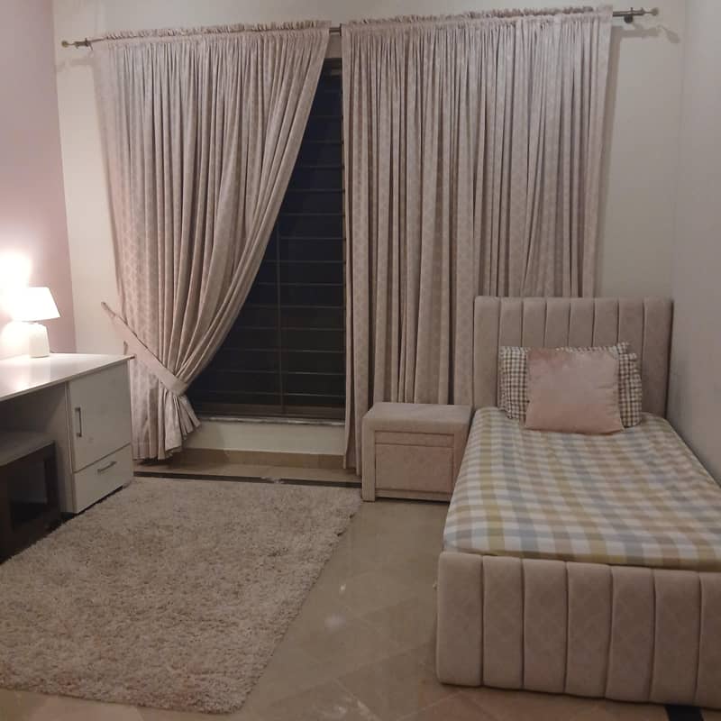 single bed with 1 side table 3