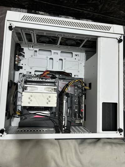Intel i7 6700k 16gb ram DDR 4 8+8 128gb ssd 500gb hard GTX 1650 4gb