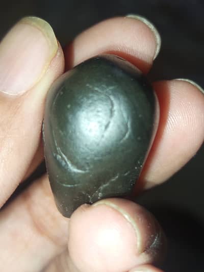 Caption (OLX):  Natural black agate, 20 carat, polished piece. Natur