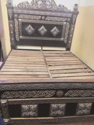 king Bed Set . . With Dressing & side Tables without Matress