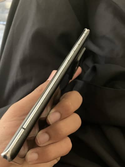 Aquos r6