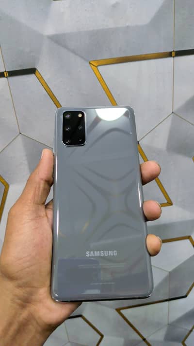 SUMSUNG S20 PLUS