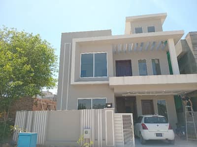 10 Marla Beautiful House Available for sale in DHA Islamabad