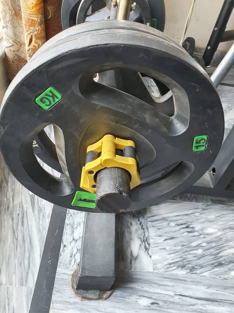 Dumbbells / Weight plates / Rowing/Pulling machine / Bench / Bars 7