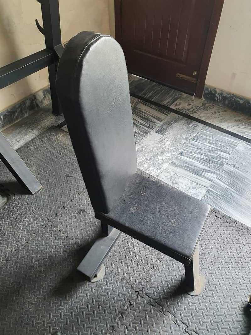 Dumbbells / Weight plates / Rowing/Pulling machine / Bench / Bars 9