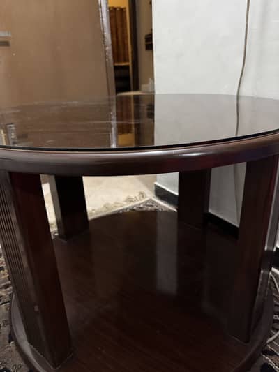 Heavy weighted single round table