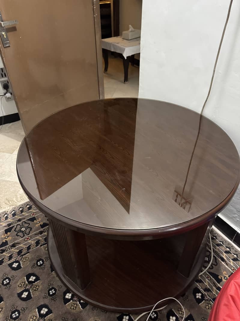 Heavy weighted single round table 1