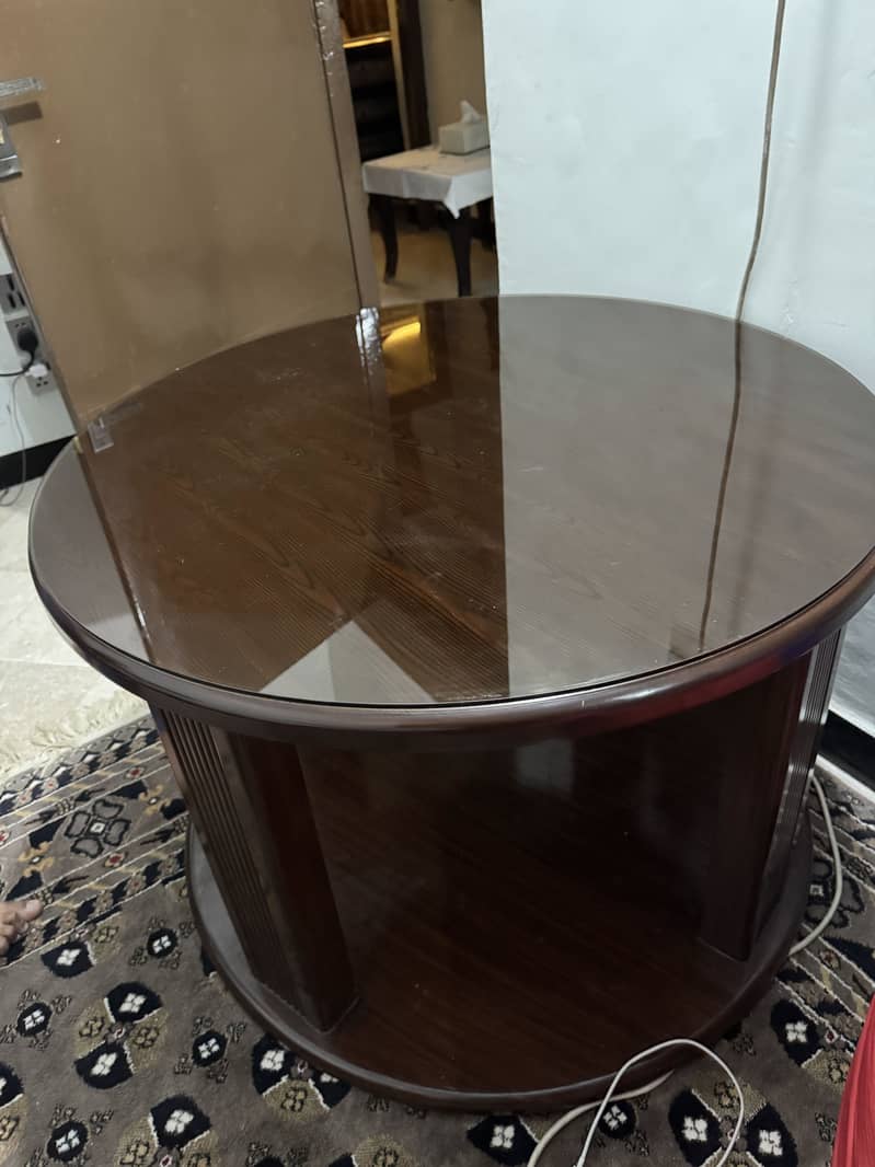 Heavy weighted single round table 2