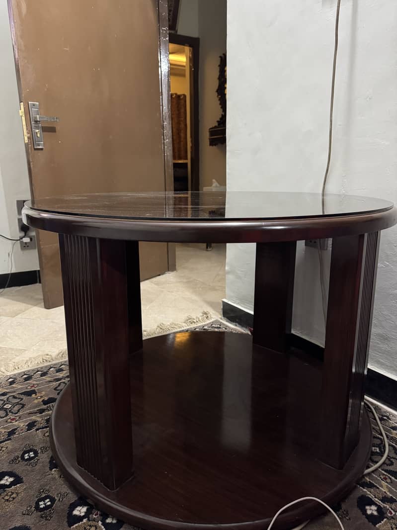 Heavy weighted single round table 3