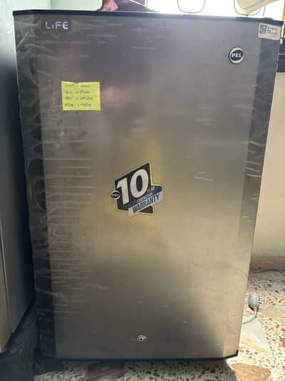Mini fridge