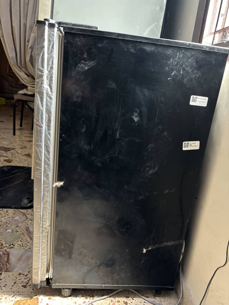 Mini fridge 4