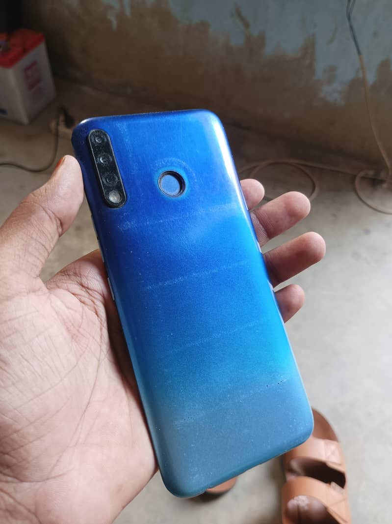 Tecno Spark 4 0