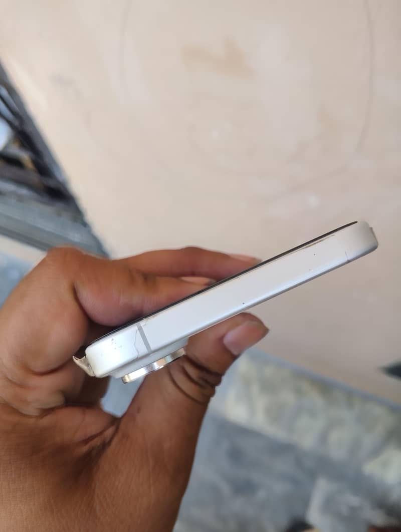 iphone 16plus 128jb 1