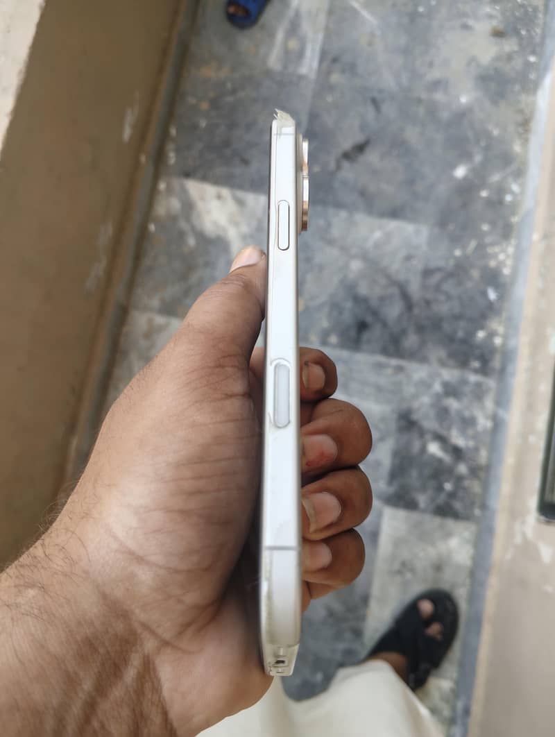 iphone 16plus 128jb 5