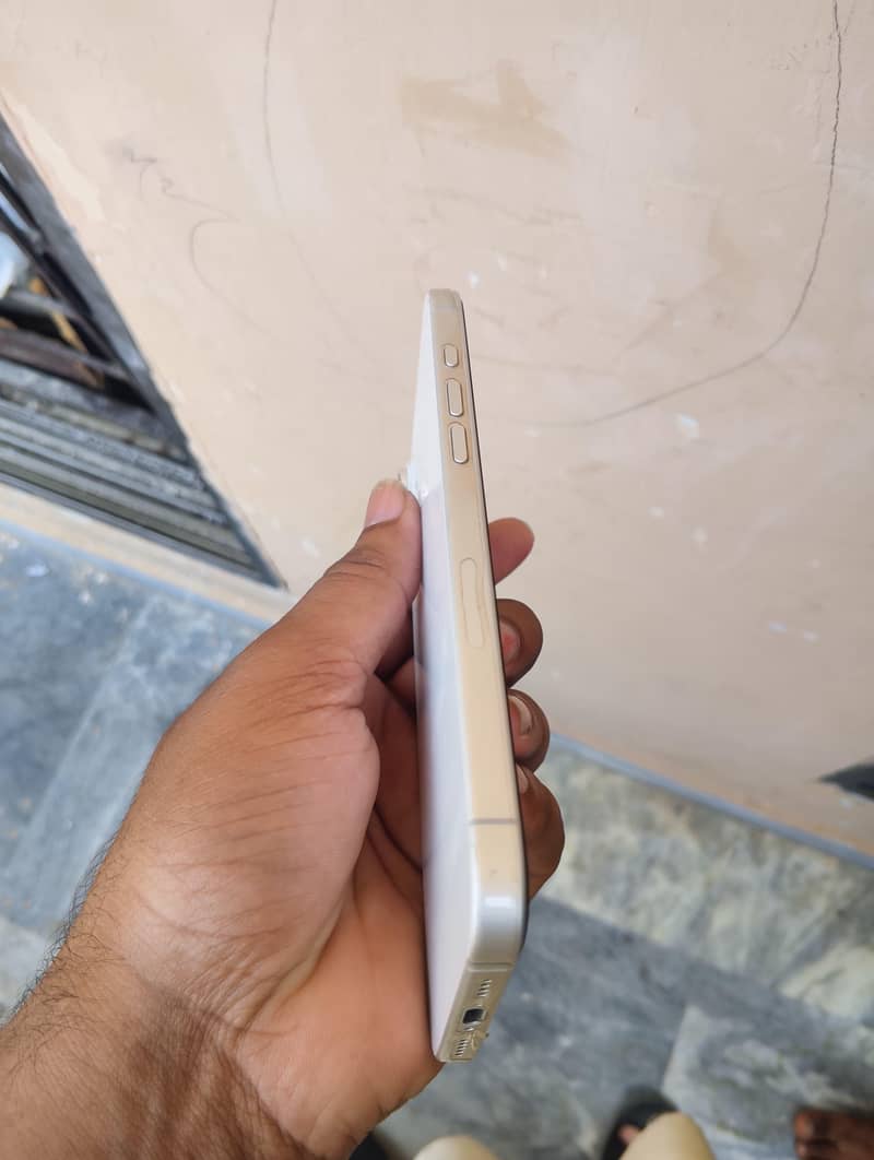 iphone 16plus 128jb 6