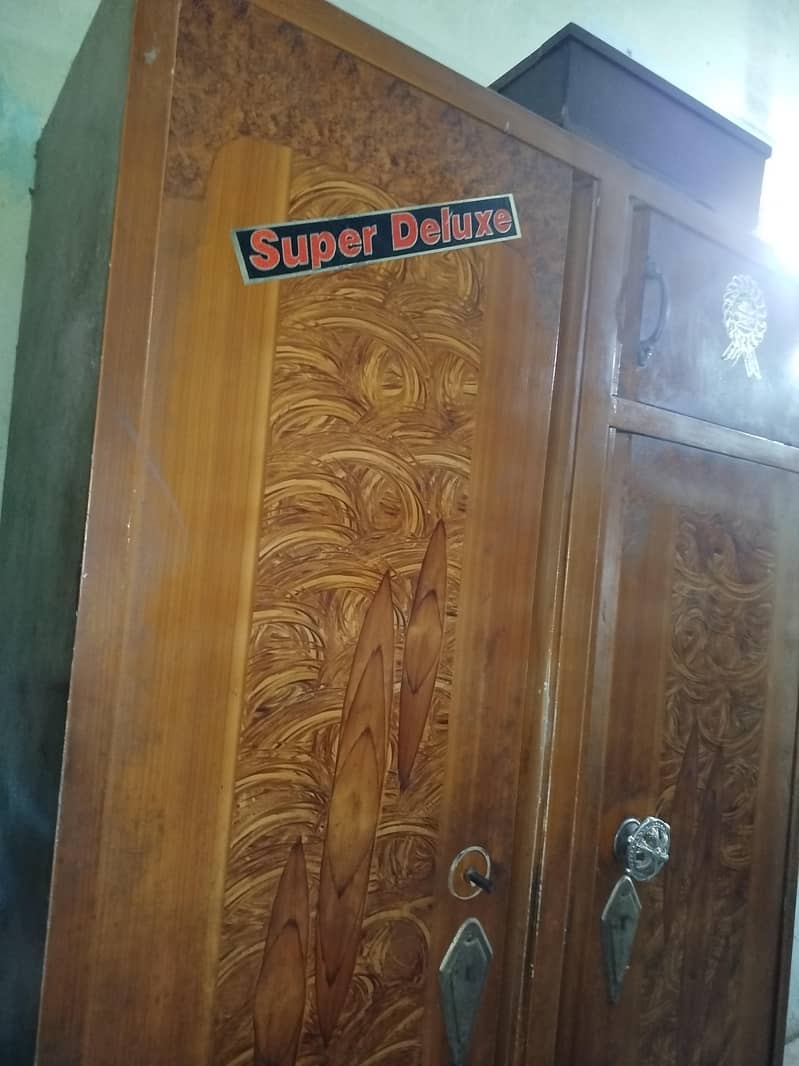 almari 4
