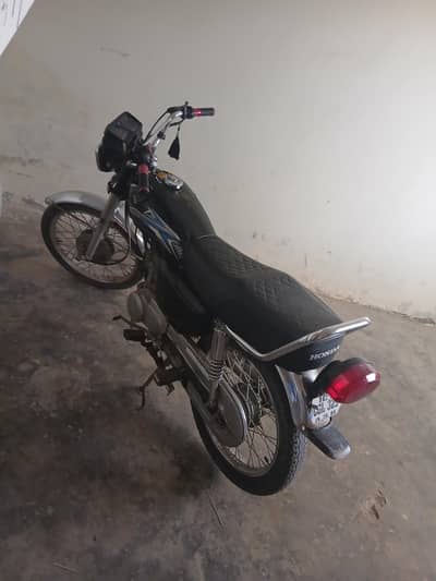 2021 model 125 orignal red whith origna saman