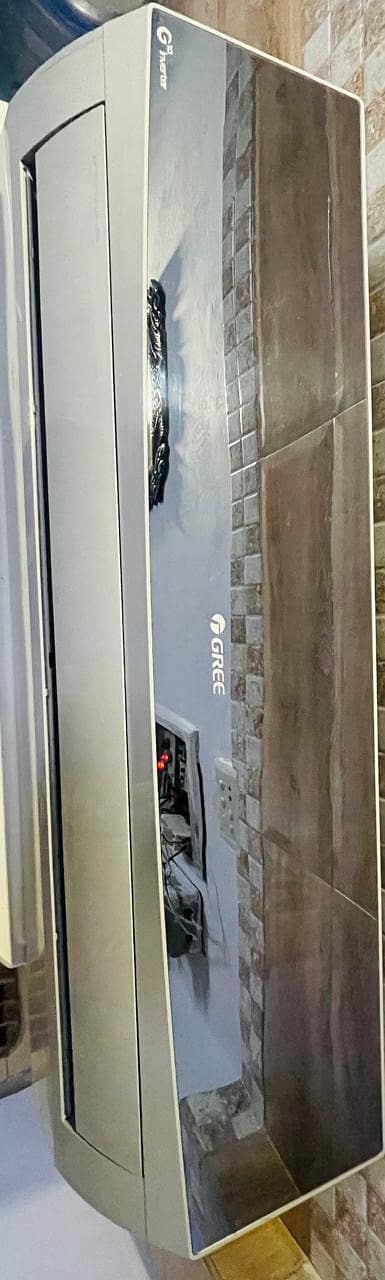 Gree Ac inverter ⅕ ton 1 year used 10 by 10 condition