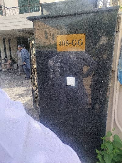 5 Marla Mid Portion For Rent