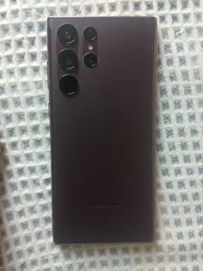Samsung galaxy S22 Ultra  12/512 go official PTA in lush condition