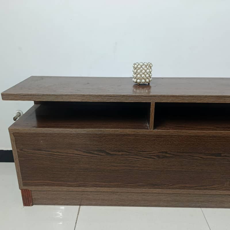media console 2