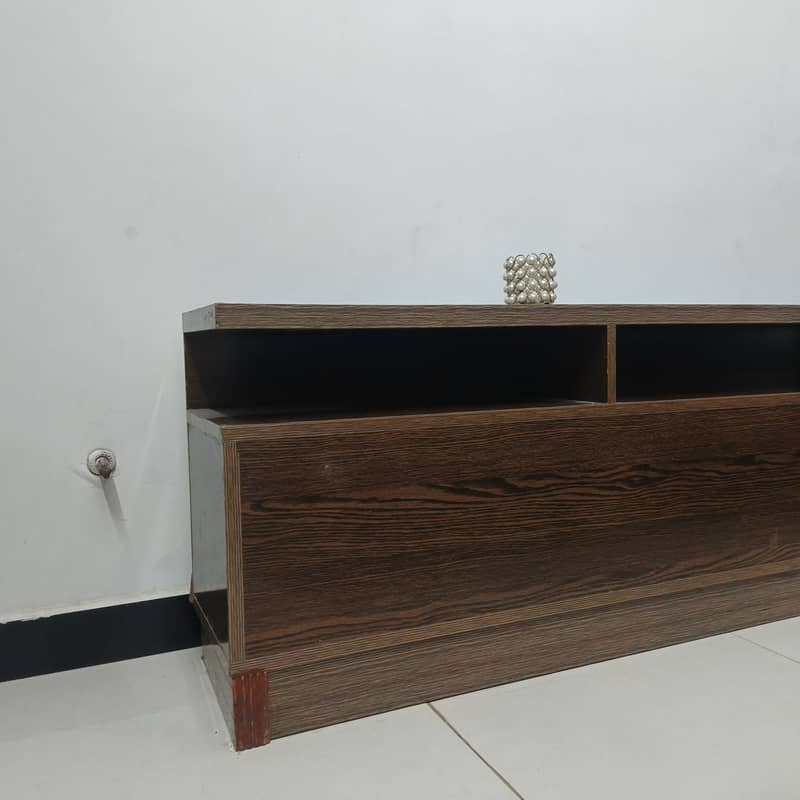 media console 3