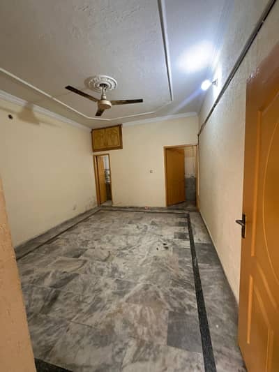 FAMILY FLAT FOR RENT LOCATION CHAKLALA SCHEME 3