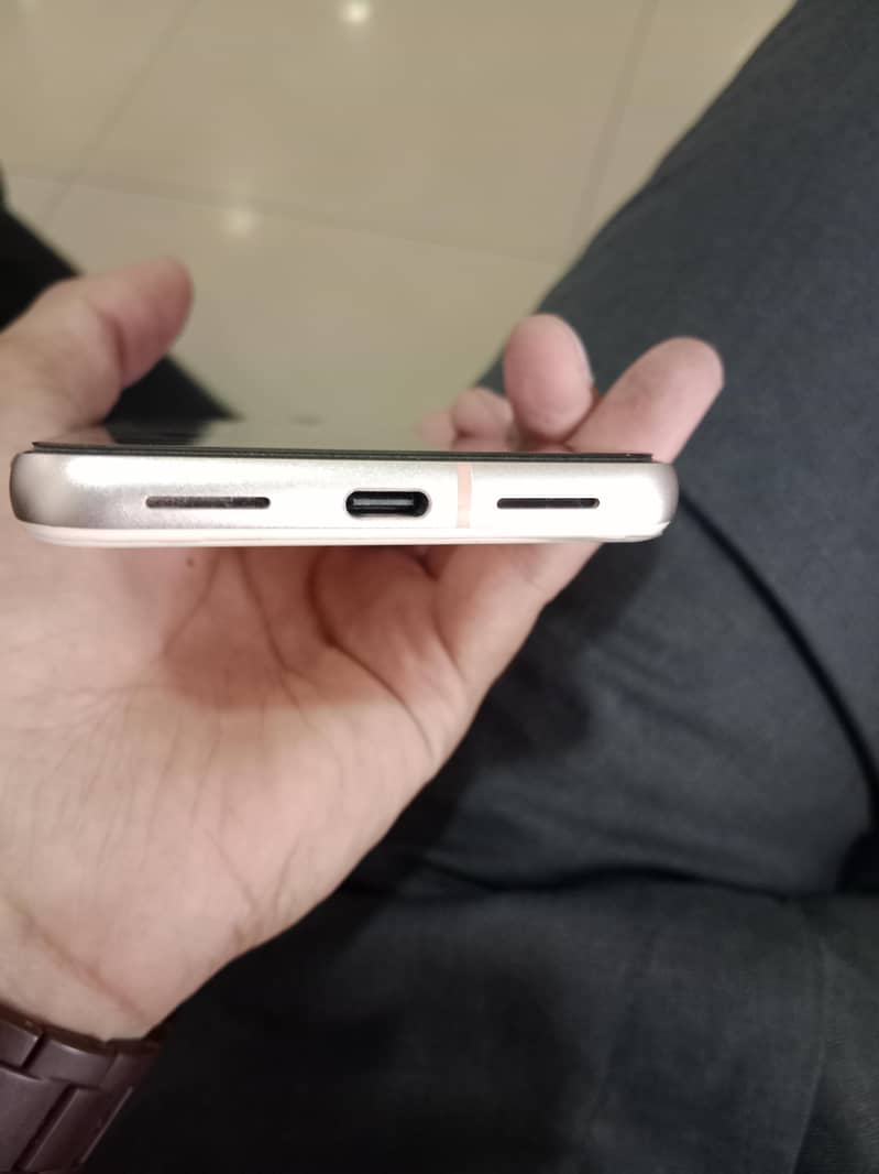 Google Pixel 8 2