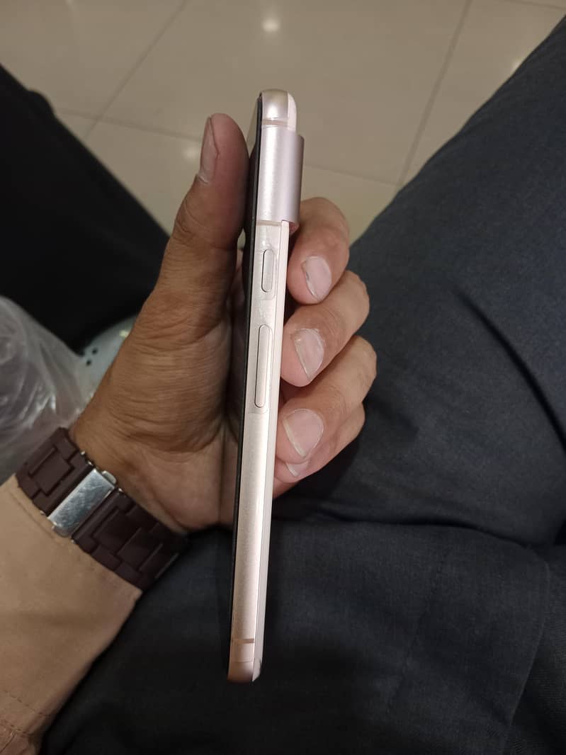 Google Pixel 8 3