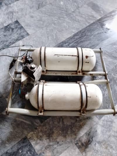 CNG cylinders with Kit of Ravi Suzuki