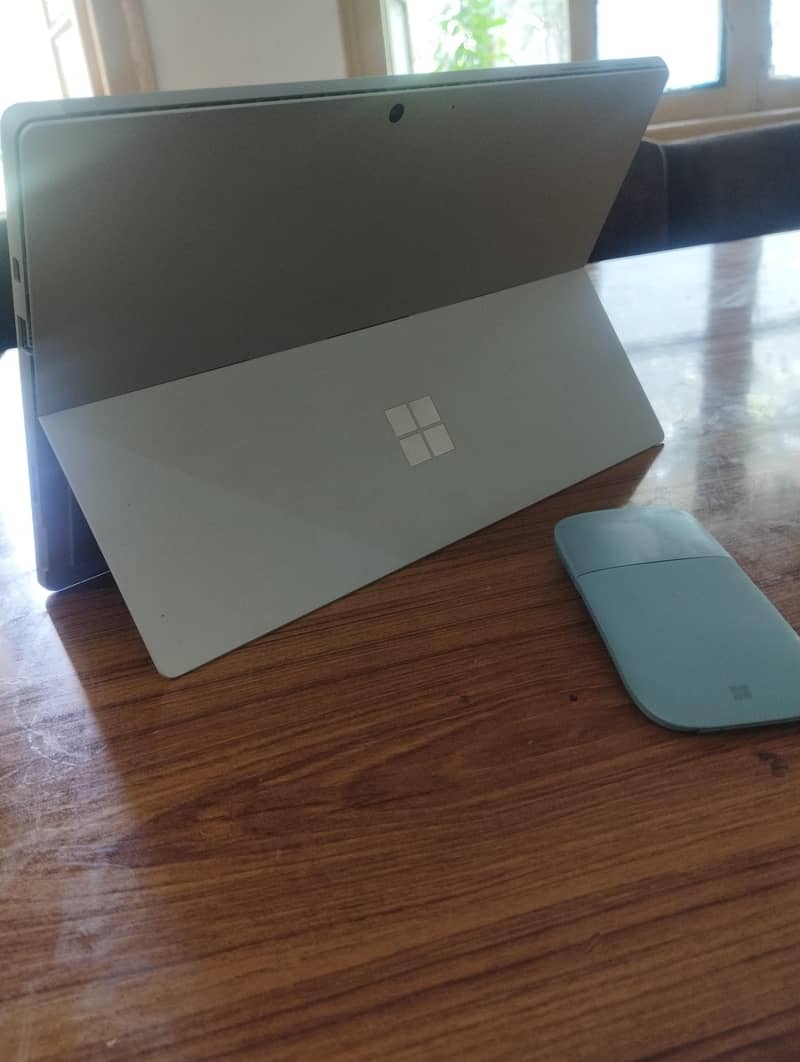Microsoft Surface  Pro 7+ 1