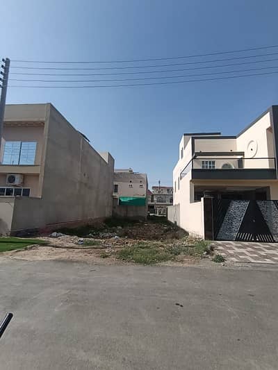 Buch Villas Hamid block 9.07 marla Plot available for sale good location