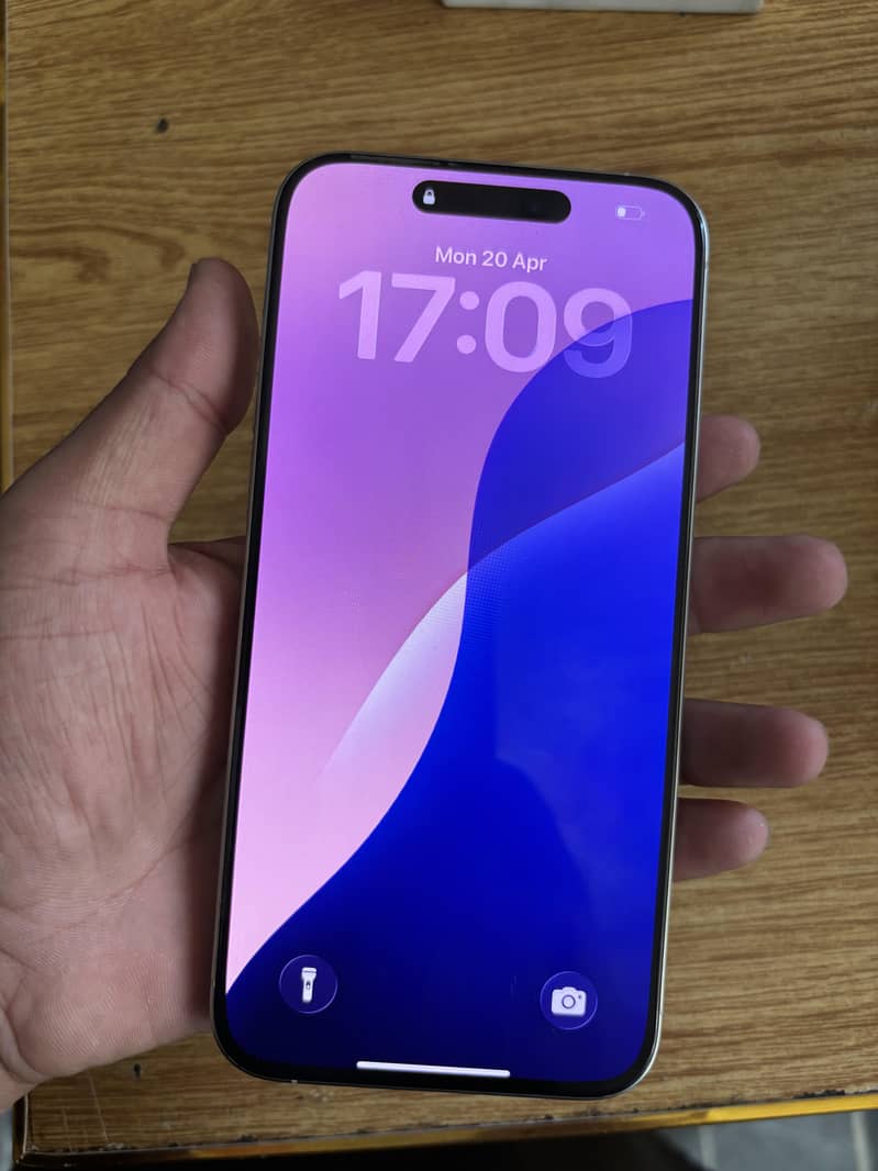 iphone 15 pro max 3