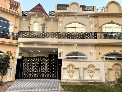 Buck villas 5.50 marla house Hamid block available 5 bed attach bath double story