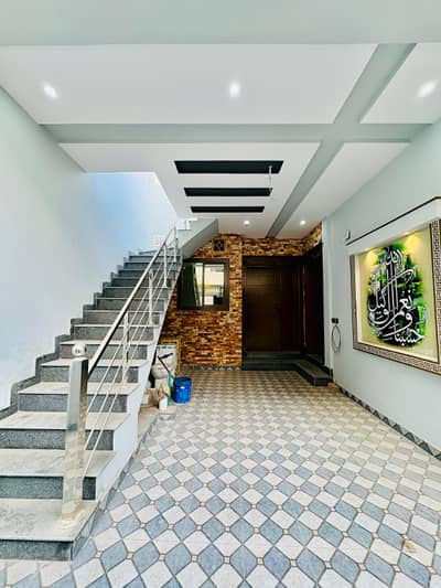 6 Marla singal story house available for rent New Shalimar colony statlite town