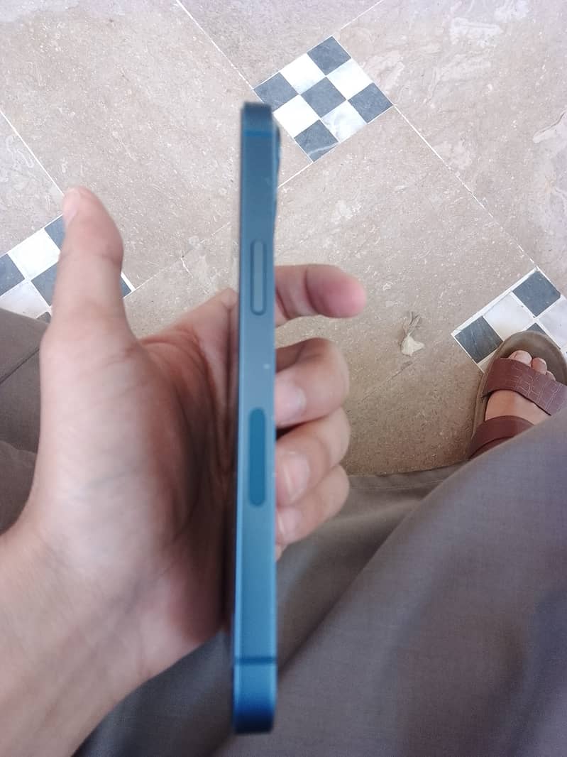 Apple iPhone 13 1