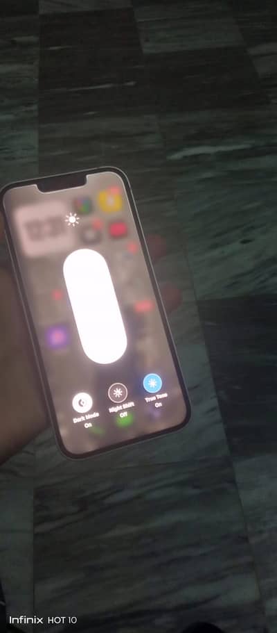Iphone 13 jv 10/10 condition