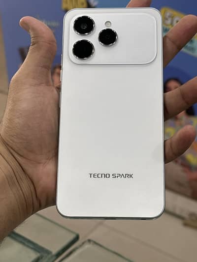 Tecno spark 40