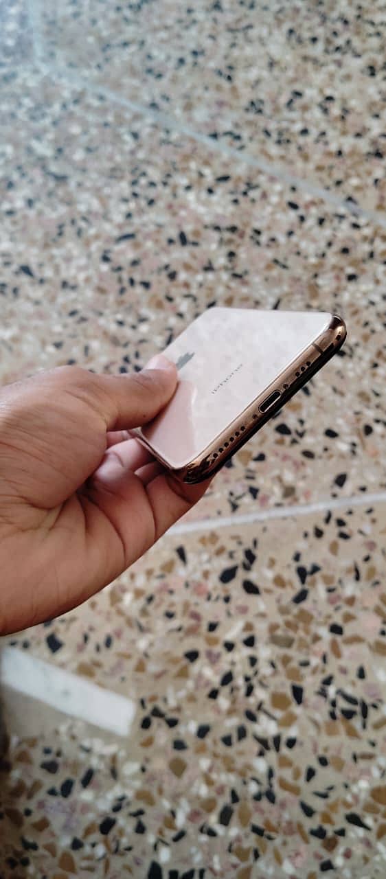 iphone xs 3