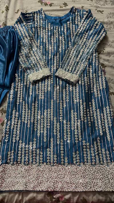 Cutdana suit stiched.  M size