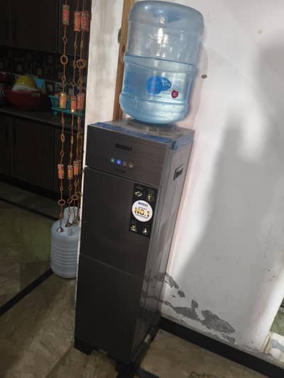 very good condition water dispenser