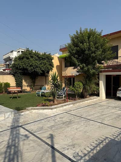 Ideal location main road renovated corner house
