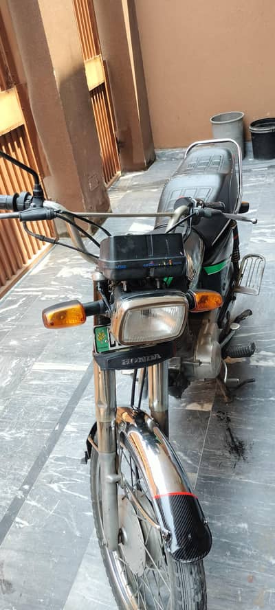 Honda CG 125 black colour