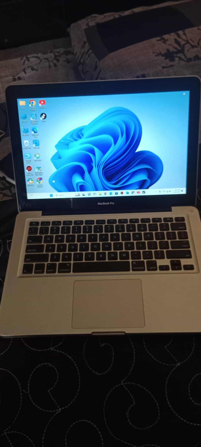 Apple MacBook pro 1
