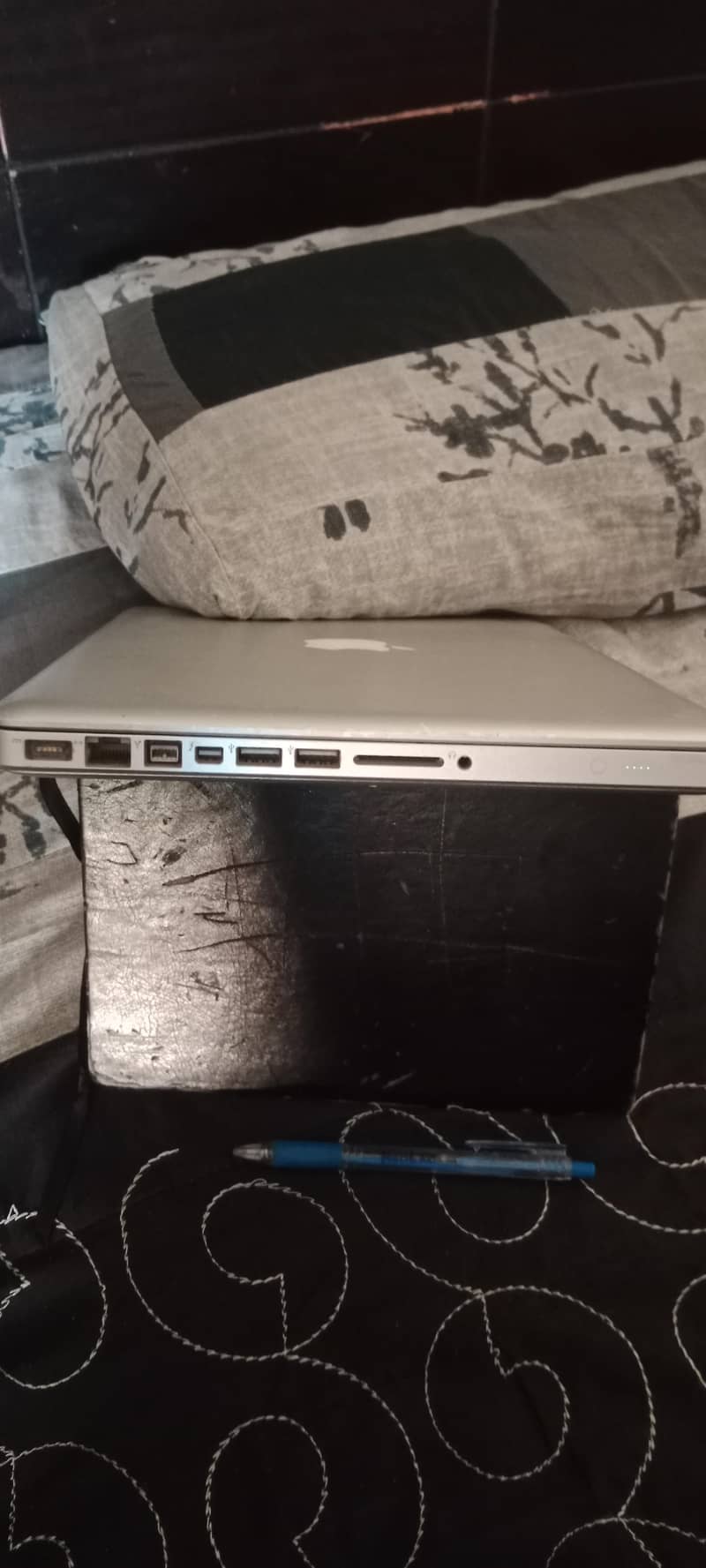 Apple MacBook pro 2